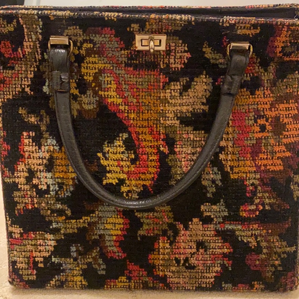 Gorgeous tapestry vintage purse/bag